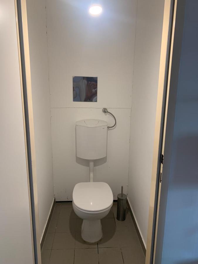 Sehr Schone Zimmer 1 In Wien Favoriten Екстериор снимка
